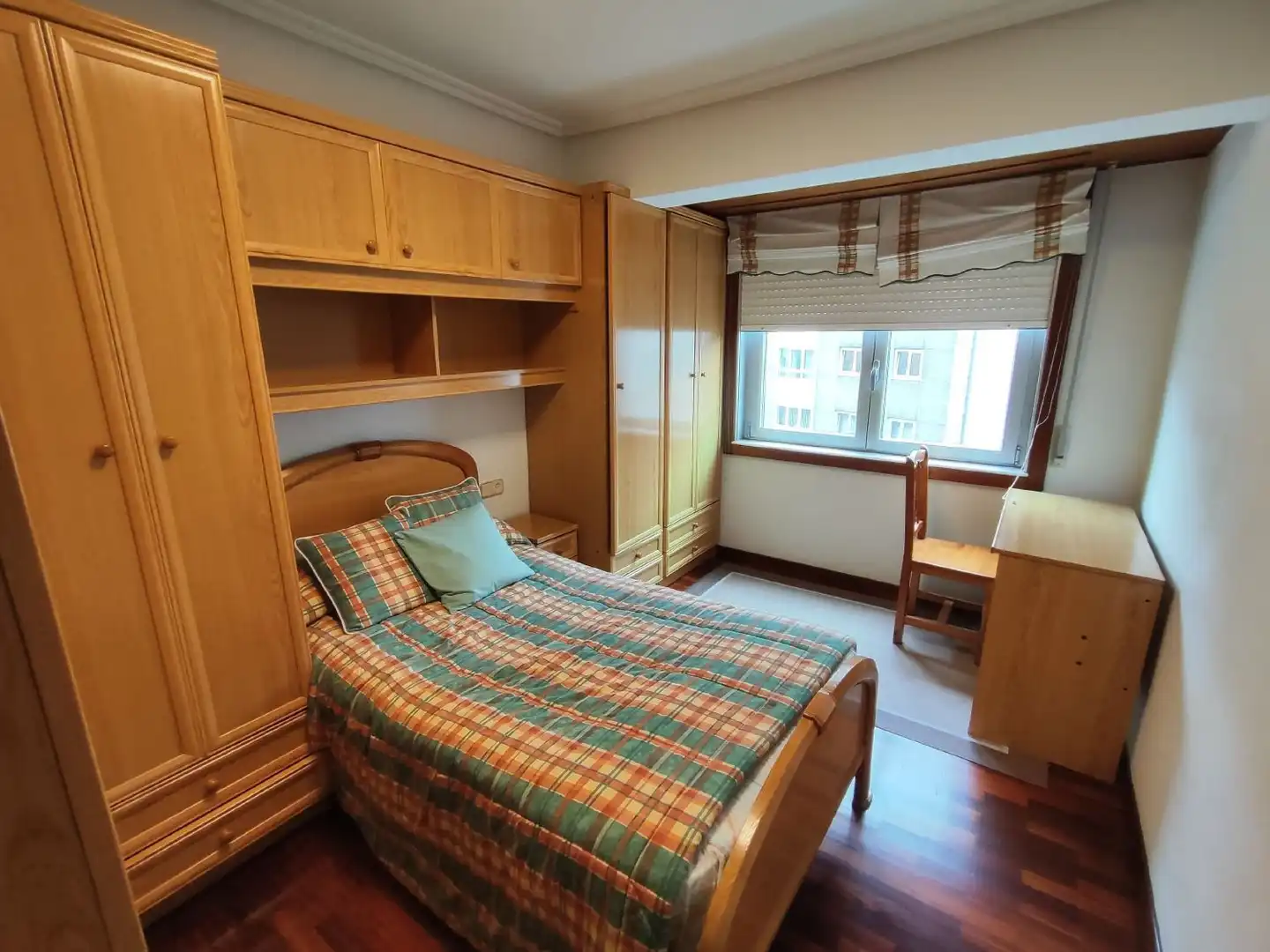 Habitación de Piso de alquiler en A Coruña Capital  con Calefacción y Amueblado