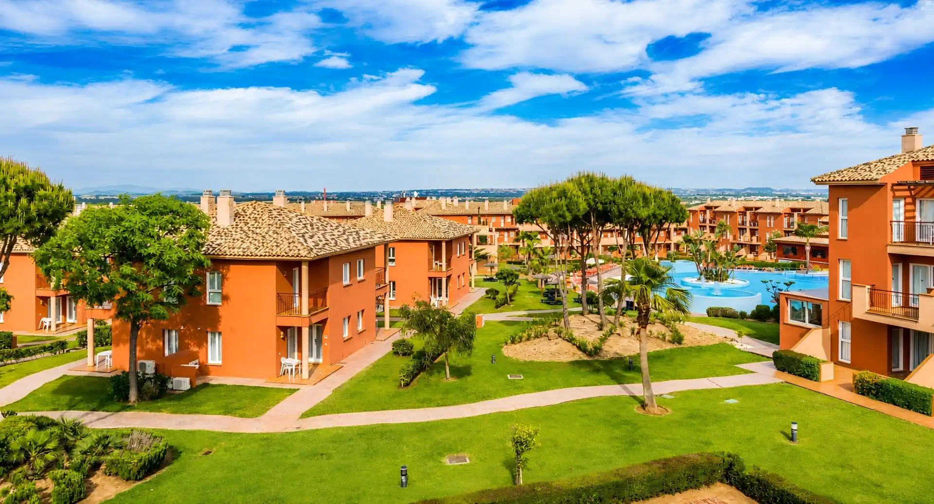 Apartment with pool for sale in Novo Sancti Petri