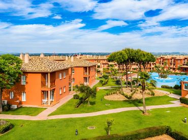 Appartement compact avec piscine à vendre à Novo Sancti Petri