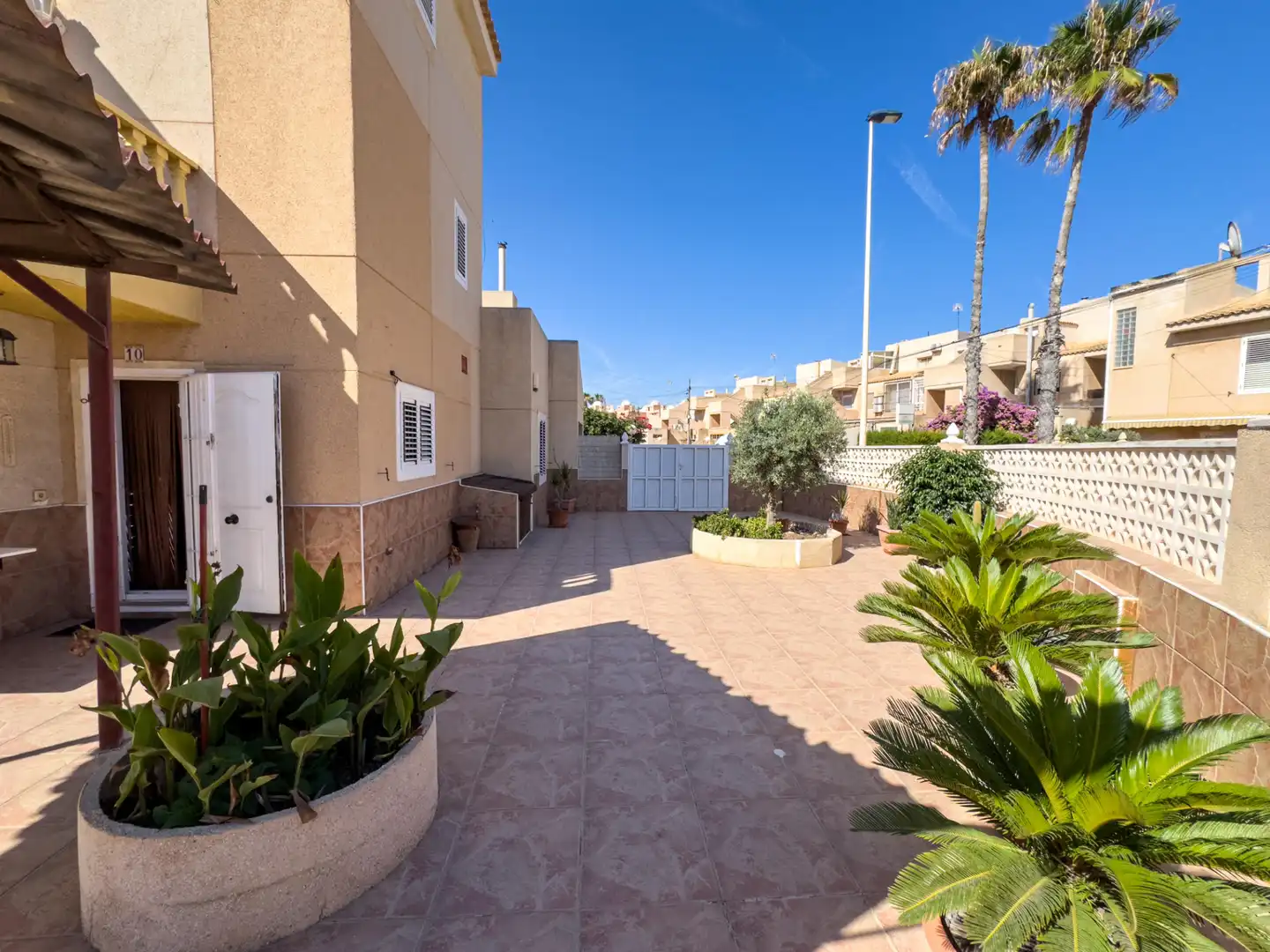 Vista exterior de Casa o chalet en venta en Torrevieja con Aire acondicionado, Calefacción y Terraza