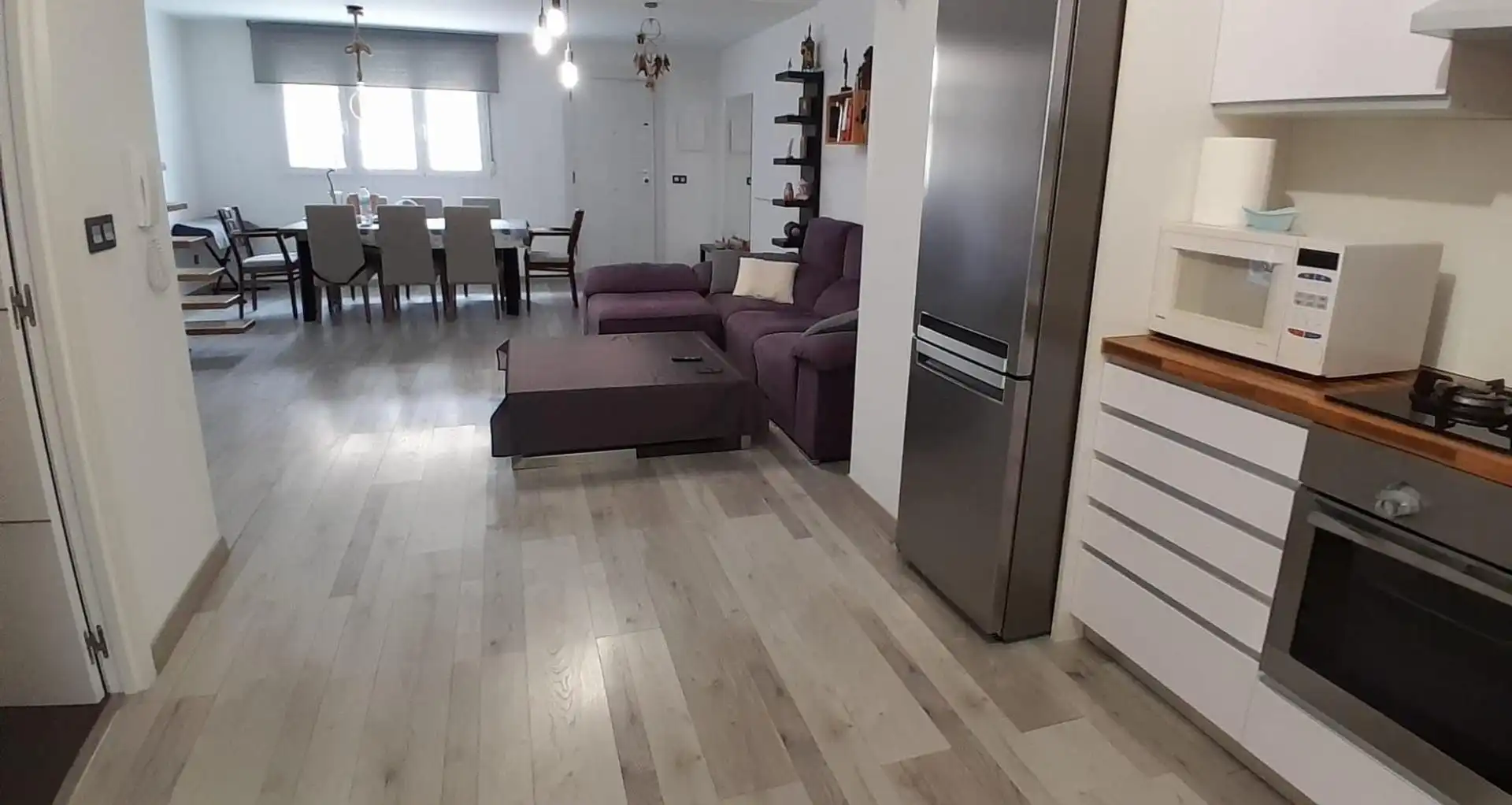 Sala d'estar de Casa o xalet en venda en Yecla amb Aire condicionat i Moblat