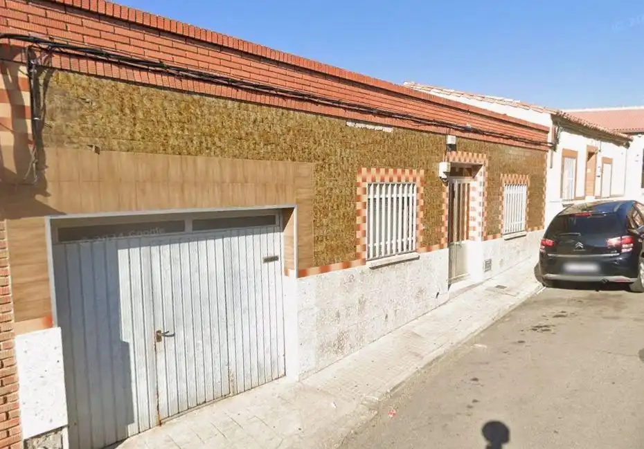 Vista exterior de Piso en venta en Puertollano