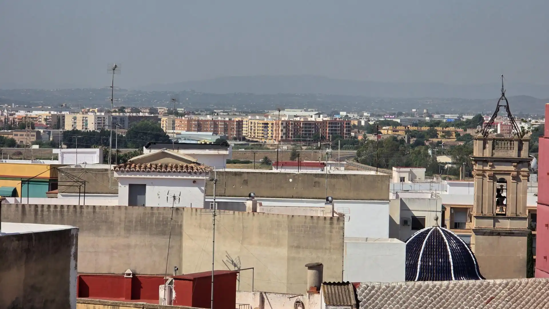 Vista exterior de Casa o xalet en venda en Paterna amb Terrassa