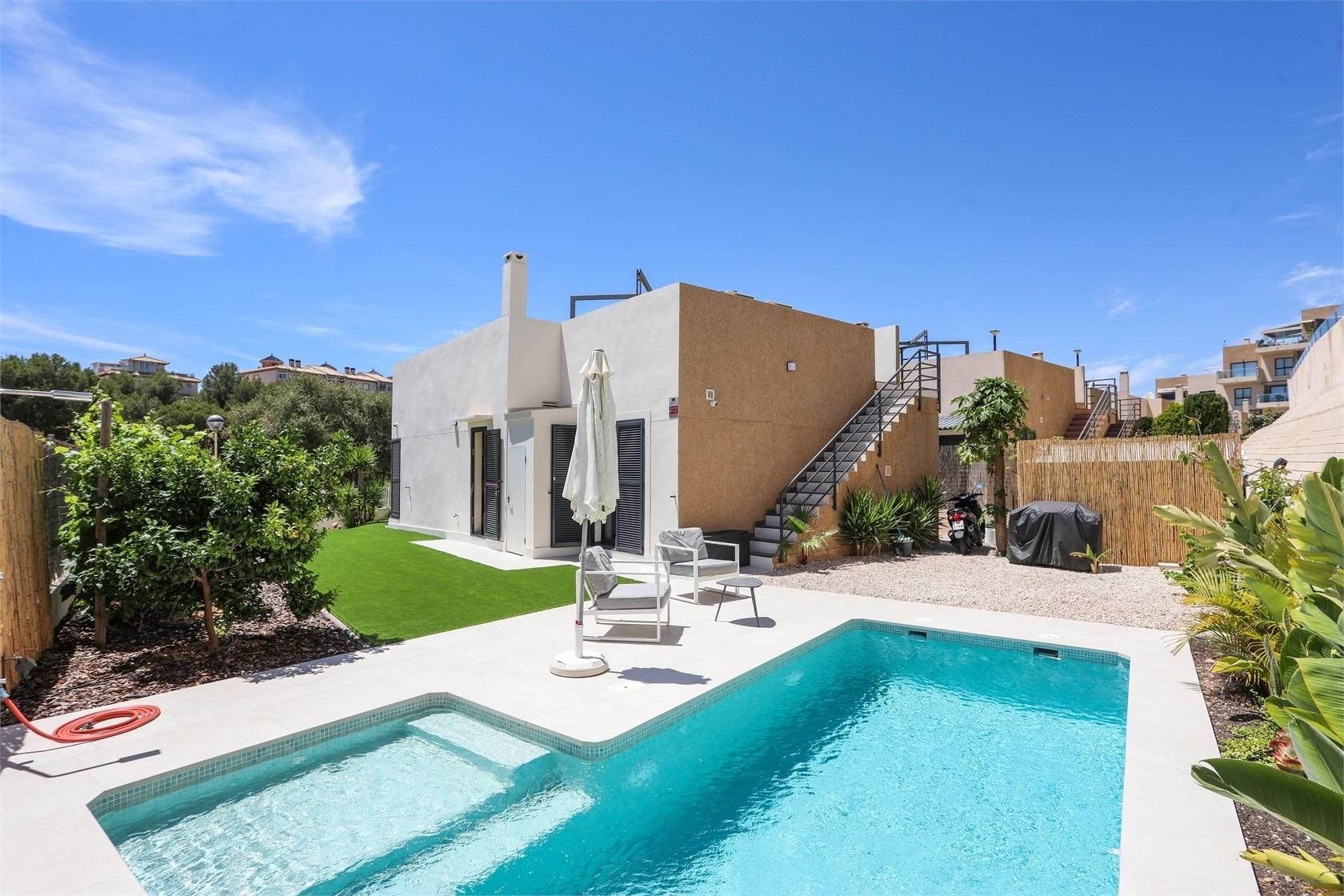 Vista exterior de Casa o chalet en venta en Orihuela con Aire acondicionado, Calefacción y Jardín privado