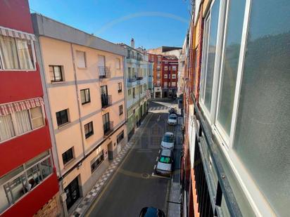 Vista exterior de Pis en venda en Cuenca Capital amb Calefacció, Terrassa i Balcó