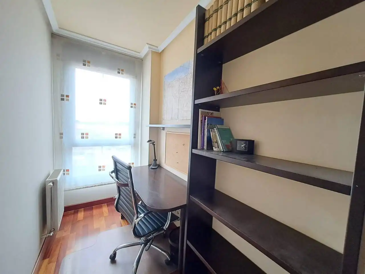 Flat for sale in Calle Sahagún, Universidad - Las Huelgas