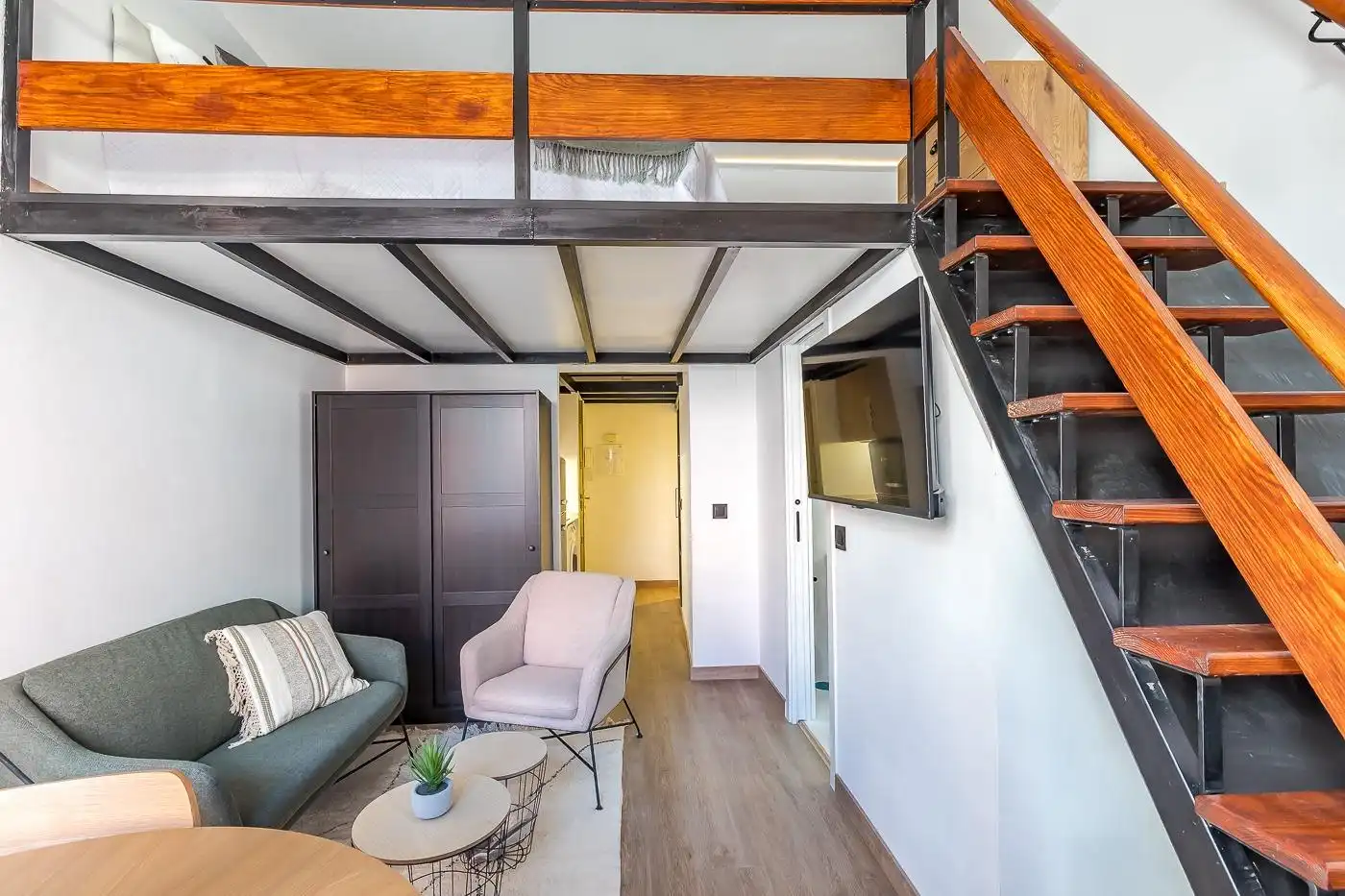 Sala de estar de Apartamento de alquiler en Madrid con Aire acondicionado, Calefacción y Amueblado