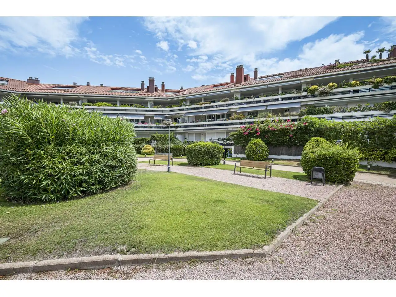 Außenansicht von Dachboden zum Verkauf in Sitges mit Klimaanlage, Heizung und Terrasse