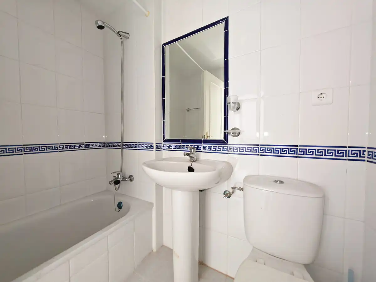 Badezimmer von Wohnungen zum Verkauf in Mijas mit Terrasse, Schwimmbad und Möbliert