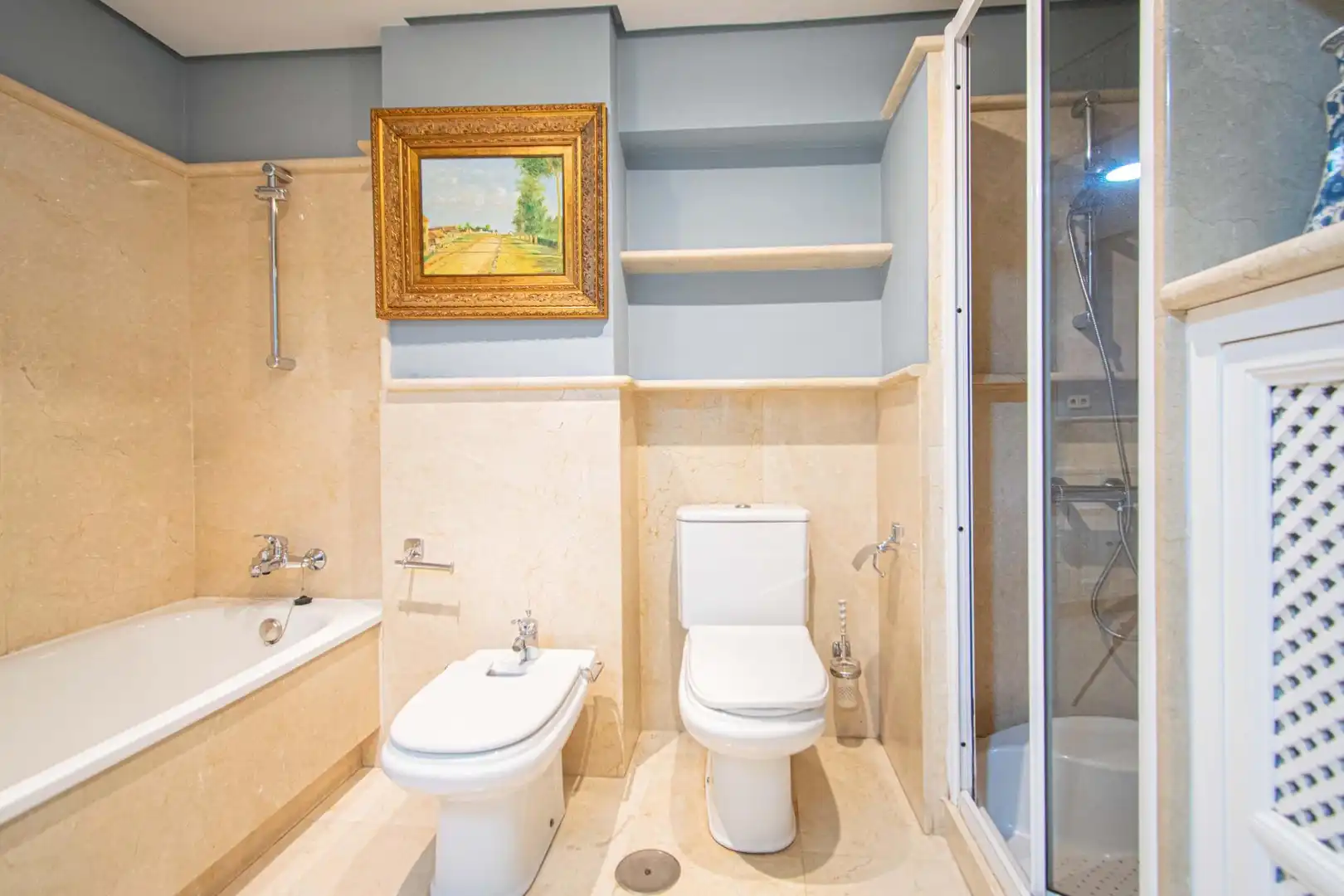 Badezimmer von Dachboden zum Verkauf in Sevilla mit Terrasse