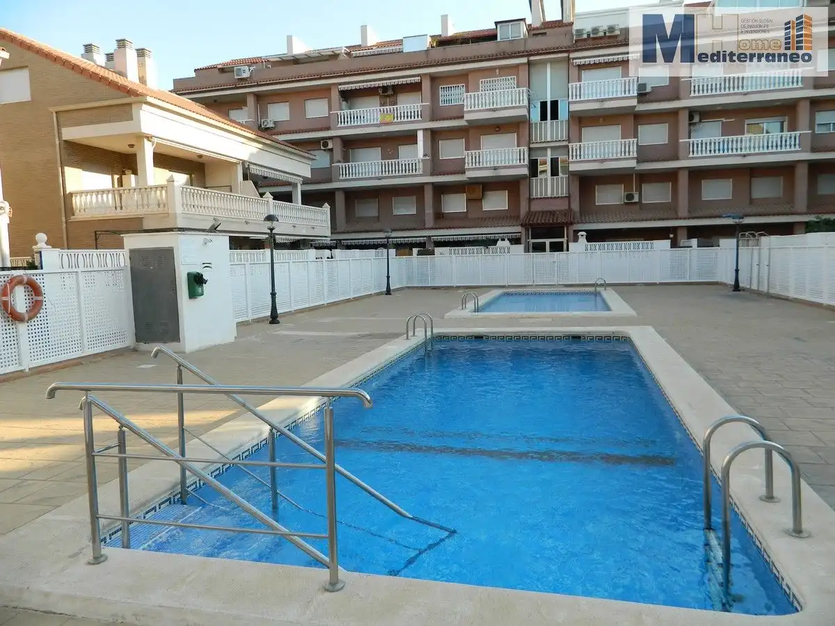Piscina de Apartament de lloguer en Canet d'En Berenguer amb Aire condicionat, Calefacció i Terrassa