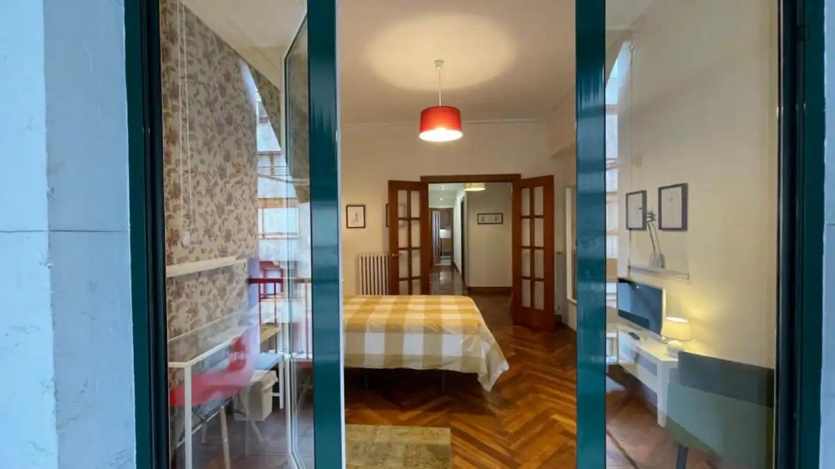 Room in Sabino Arana - Jesuitas