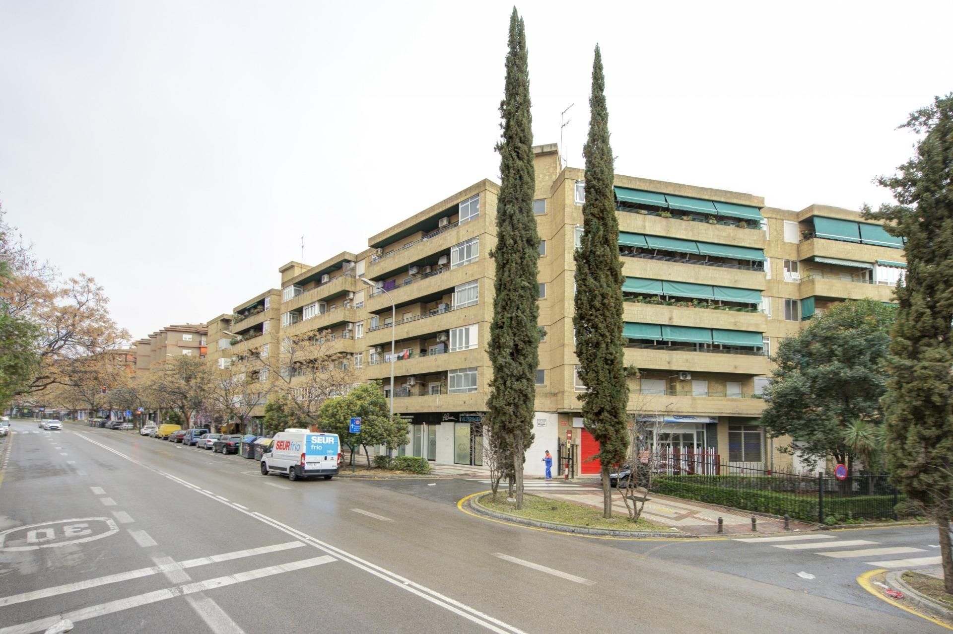 Exterior view of Flat for sale in  Granada Capital  with Air Conditioner, Private garden and Balcony