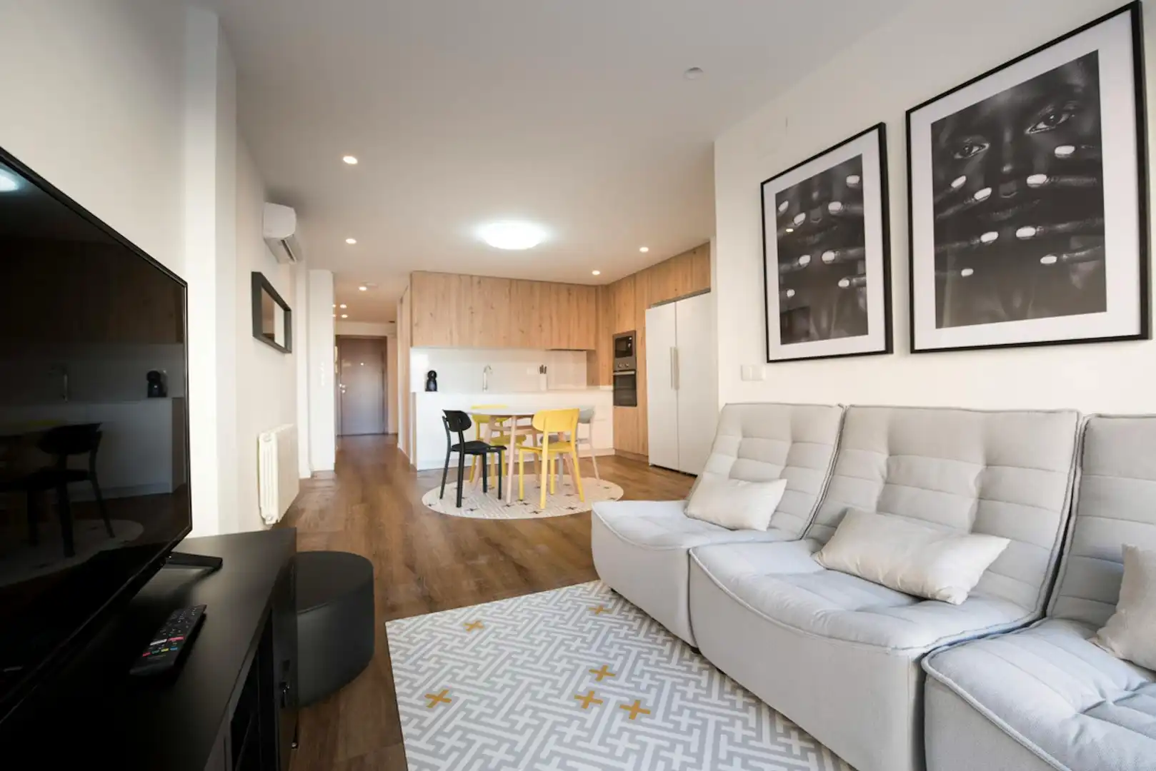 Living room of Flat for share in Valencia  with Air Conditioner, Furnished and TV