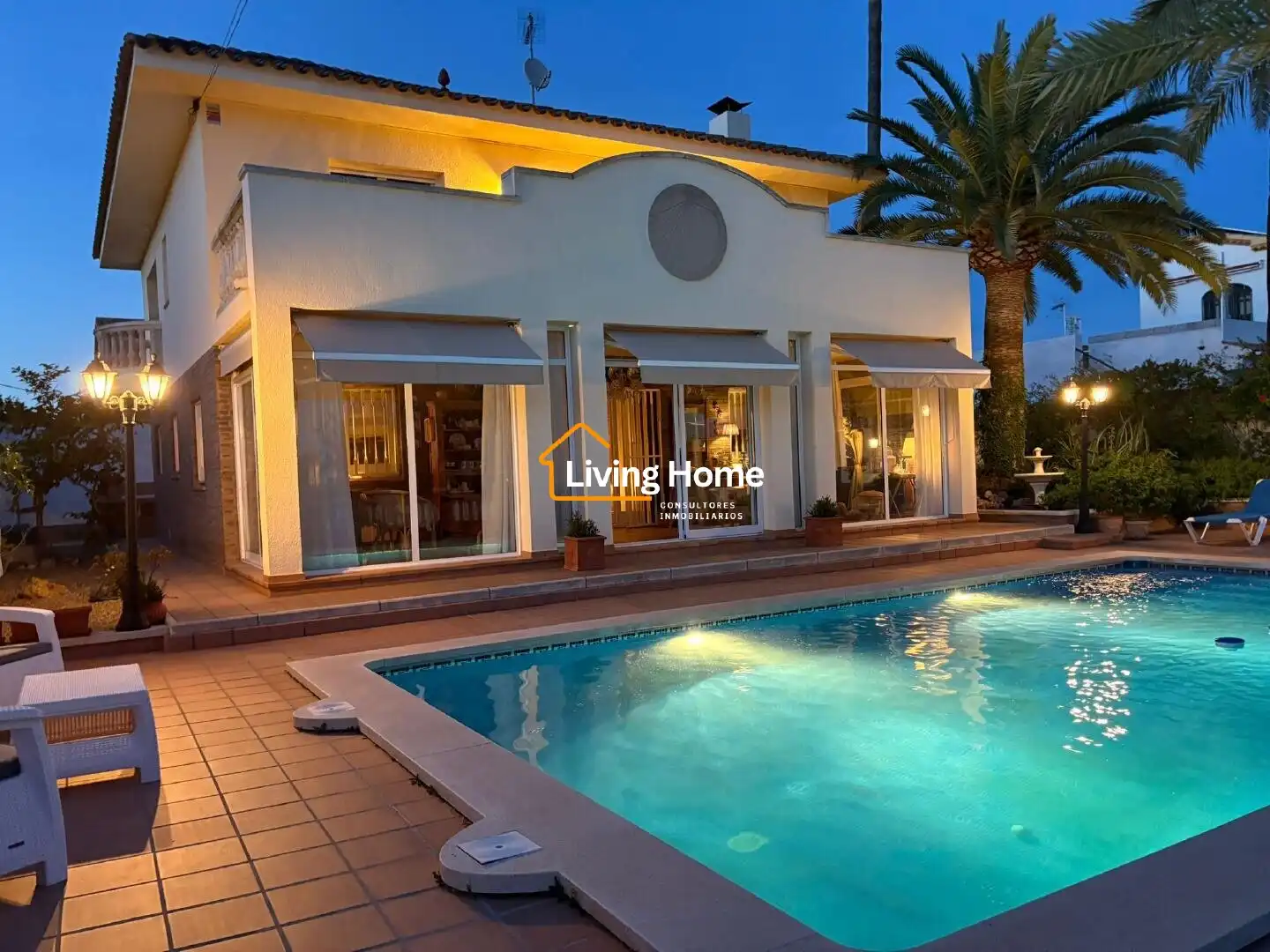 Exterior view of Houses for sale in Cambrils