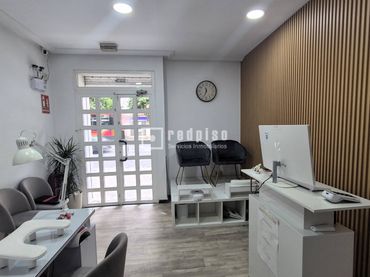 Local comercial en venda a de la Virgen de Luján