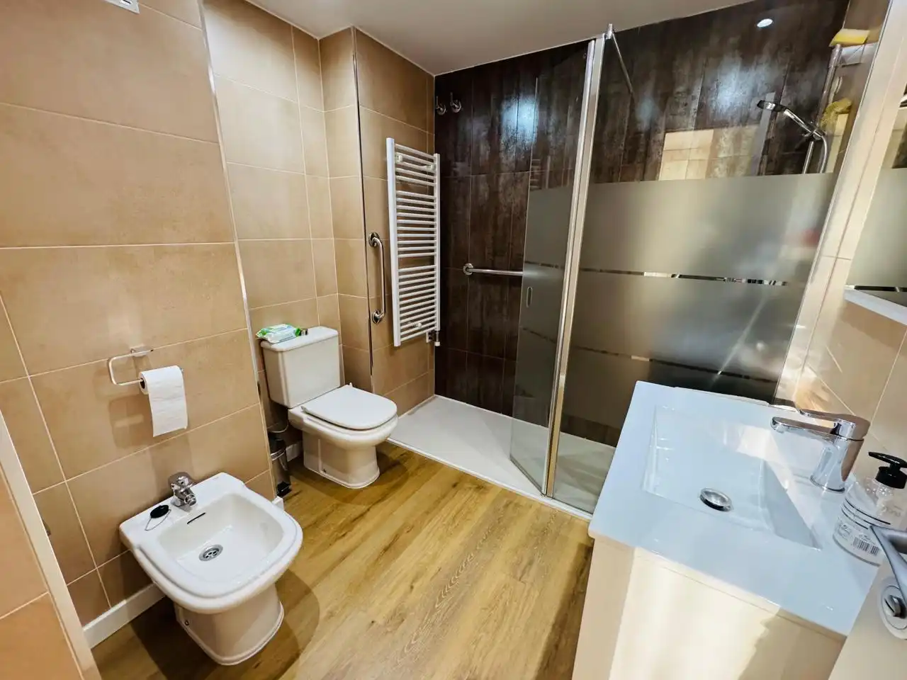 Baño de Piso en venta en Sabadell con Aire acondicionado, Calefacción y Parquet