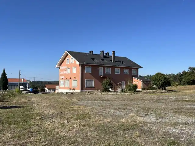 Vista exterior de Edifici en venda en Mesía