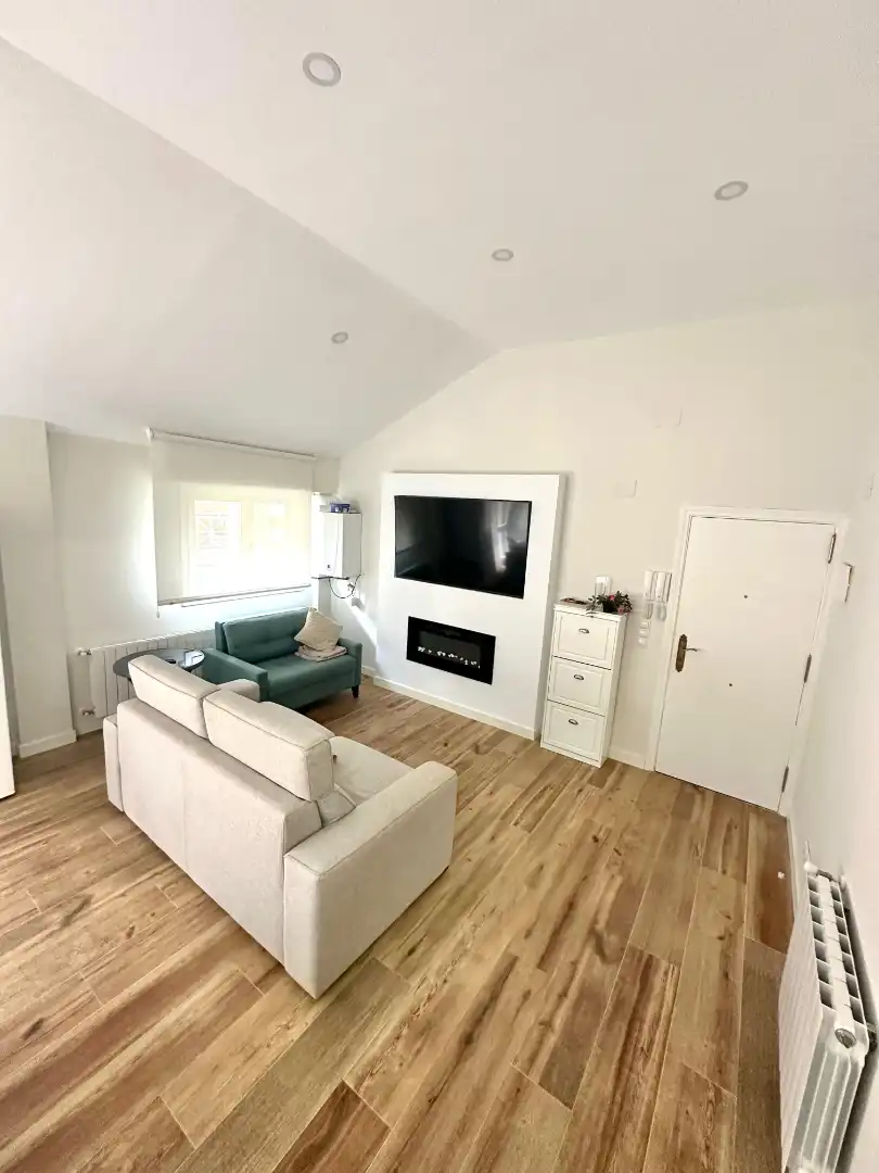 Sala d'estar de Apartament de lloguer en Laredo amb Calefacció, Jardí privat i Terrassa
