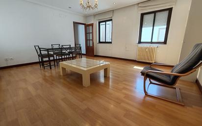 Sala d'estar de Pis en venda en Salamanca Capital amb Calefacció