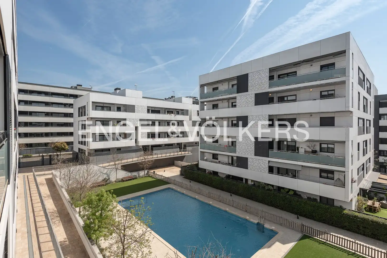 Vista exterior de Pis en venda en Sant Just Desvern amb Aire condicionat, Calefacció i Terrassa