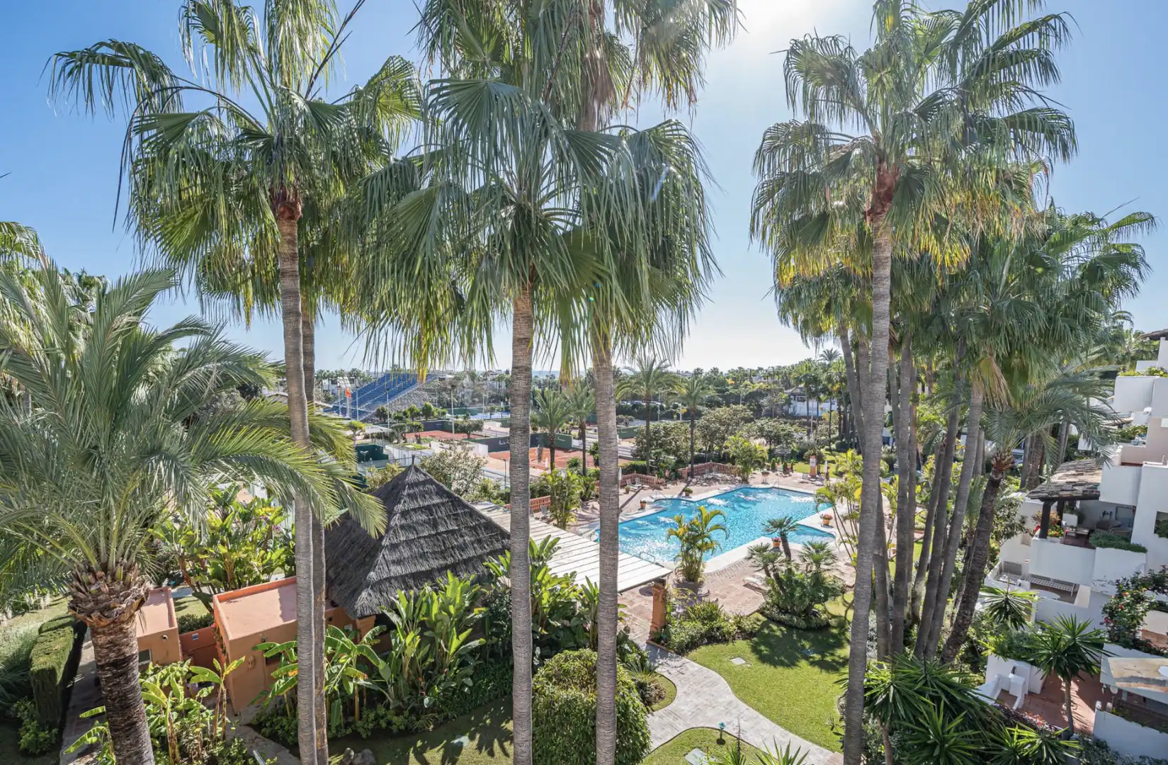Außenansicht von Dachboden zur Miete in Marbella mit Klimaanlage, Schwimmbad und Möbliert