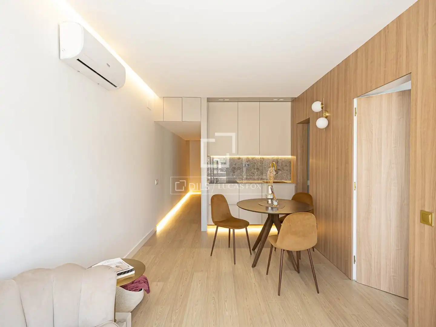 Wohnzimmer von Wohnung zur Miete in Barcelona mit Klimaanlage, Parkett und Terrasse