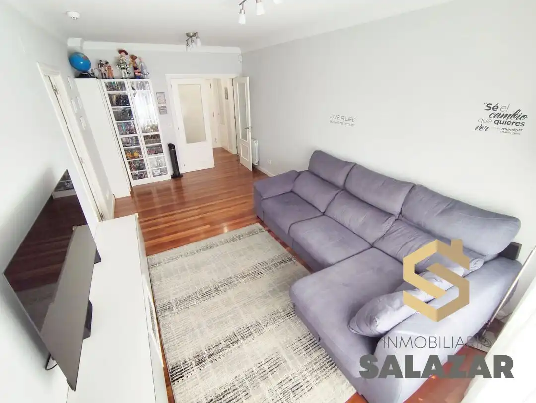 Living room of Flat for sale in Bilbao   with Heating, Storage room and Balcony