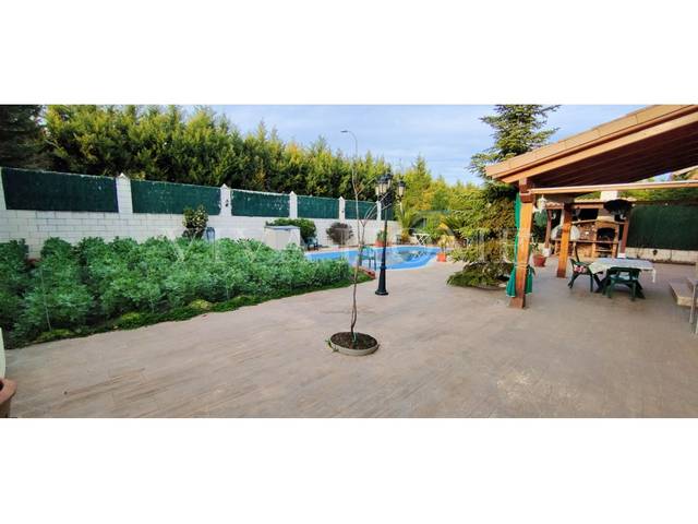 Casa-chalet en Venta en Calle Avellano en Centro
