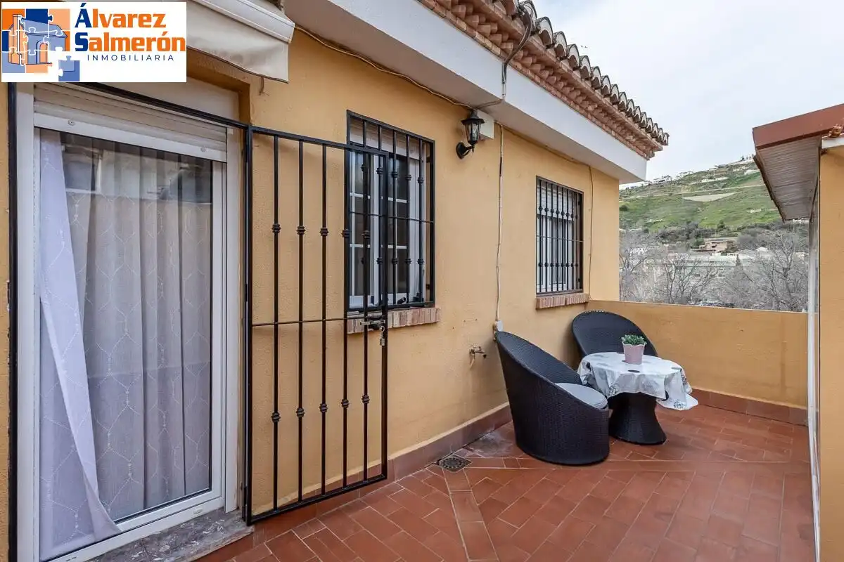 Außenansicht von Haus oder Chalet zum Verkauf in Granada mit Klimaanlage, Heizung und Terrasse