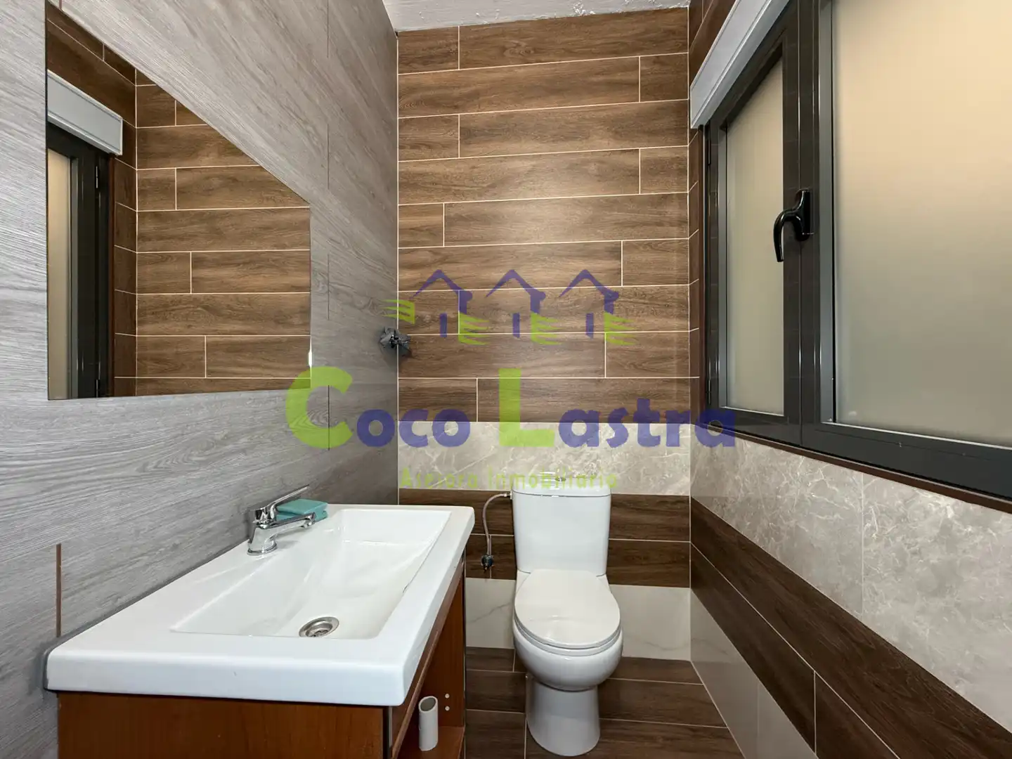 Bathroom of Commercial properties for sale in Moriscos  with Home automation