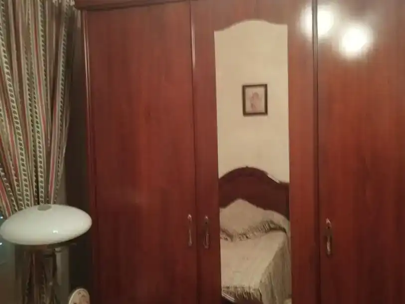 Dormitori de Pis de lloguer en Marmolejo amb Aire condicionat i Moblat