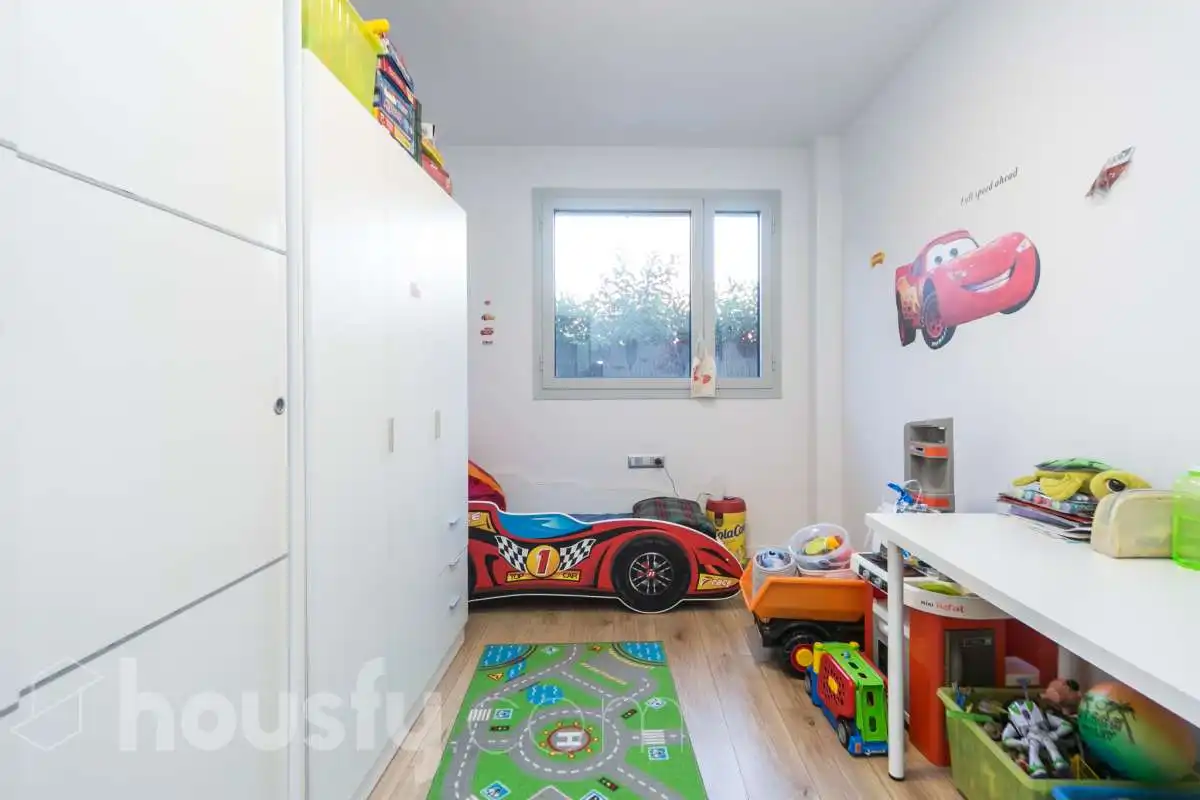 Dormitori de Planta baixa en venda en Sabadell amb Aire condicionat, Calefacció i Jardí privat