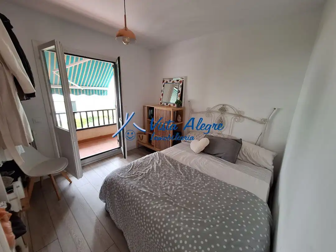 Schlafzimmer von Einfamilien-Reihenhaus zum Verkauf in Haro mit Klimaanlage, Heizung und Terrasse