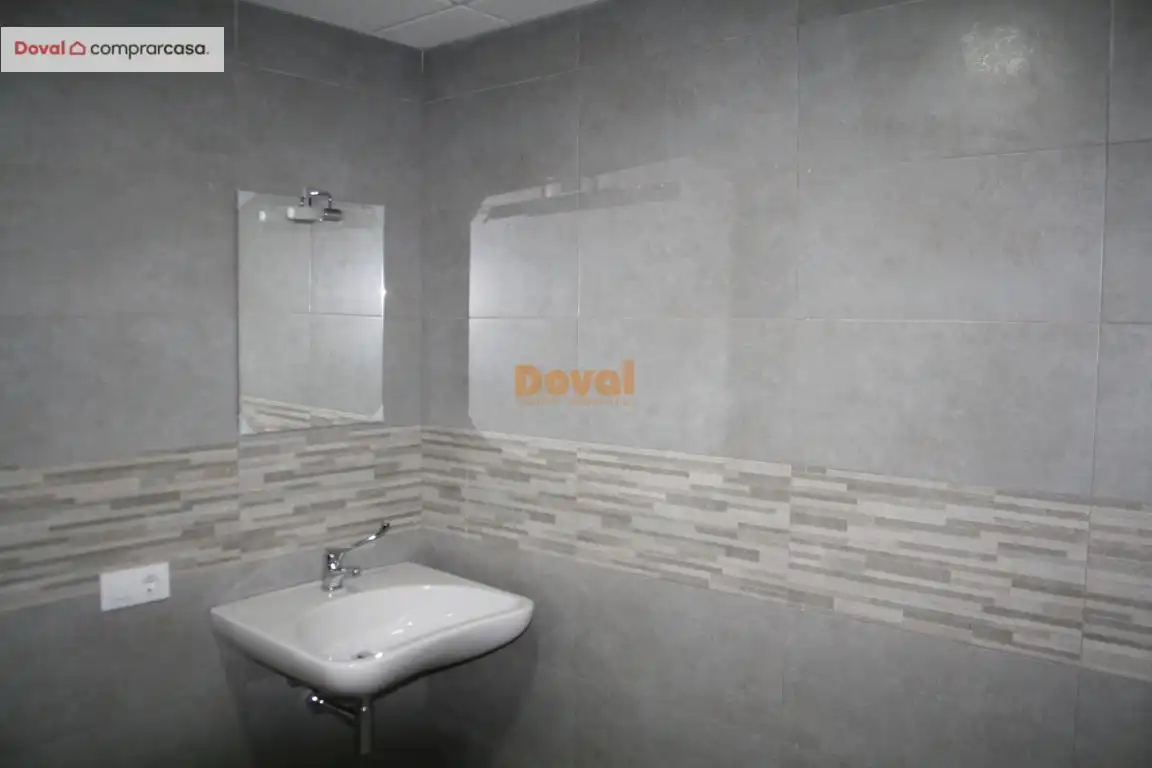 Baño de Oficina de alquiler en O Porriño   con Calefacción