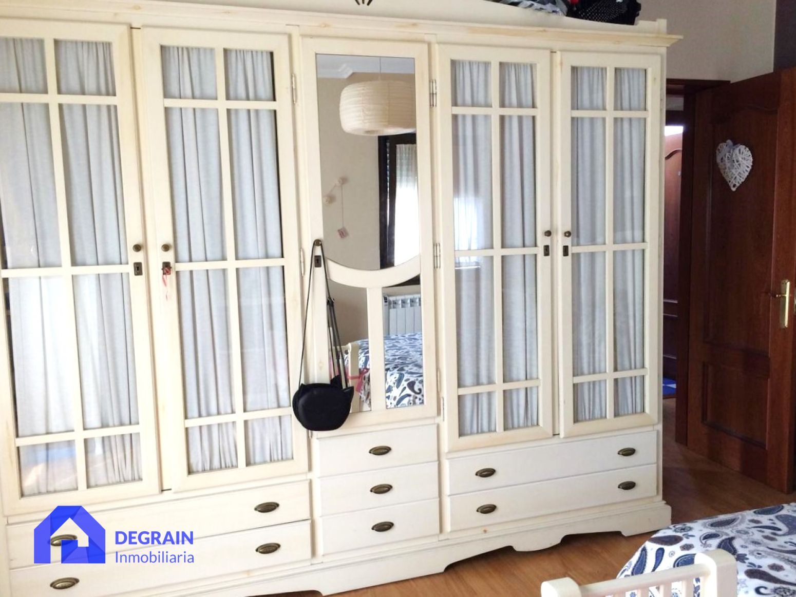 Schlafzimmer von Wohnung zum Verkauf in Oviedo  mit Heizung, Privatgarten und Balkon