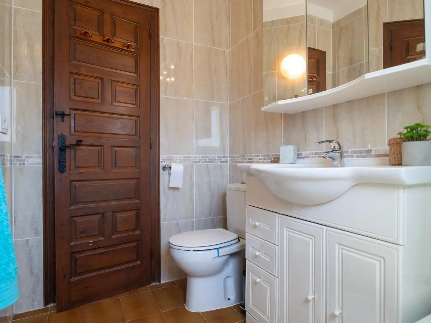 Baño de Casa o chalet en venta en L'Escala con Jardín privado, Terraza y Piscina