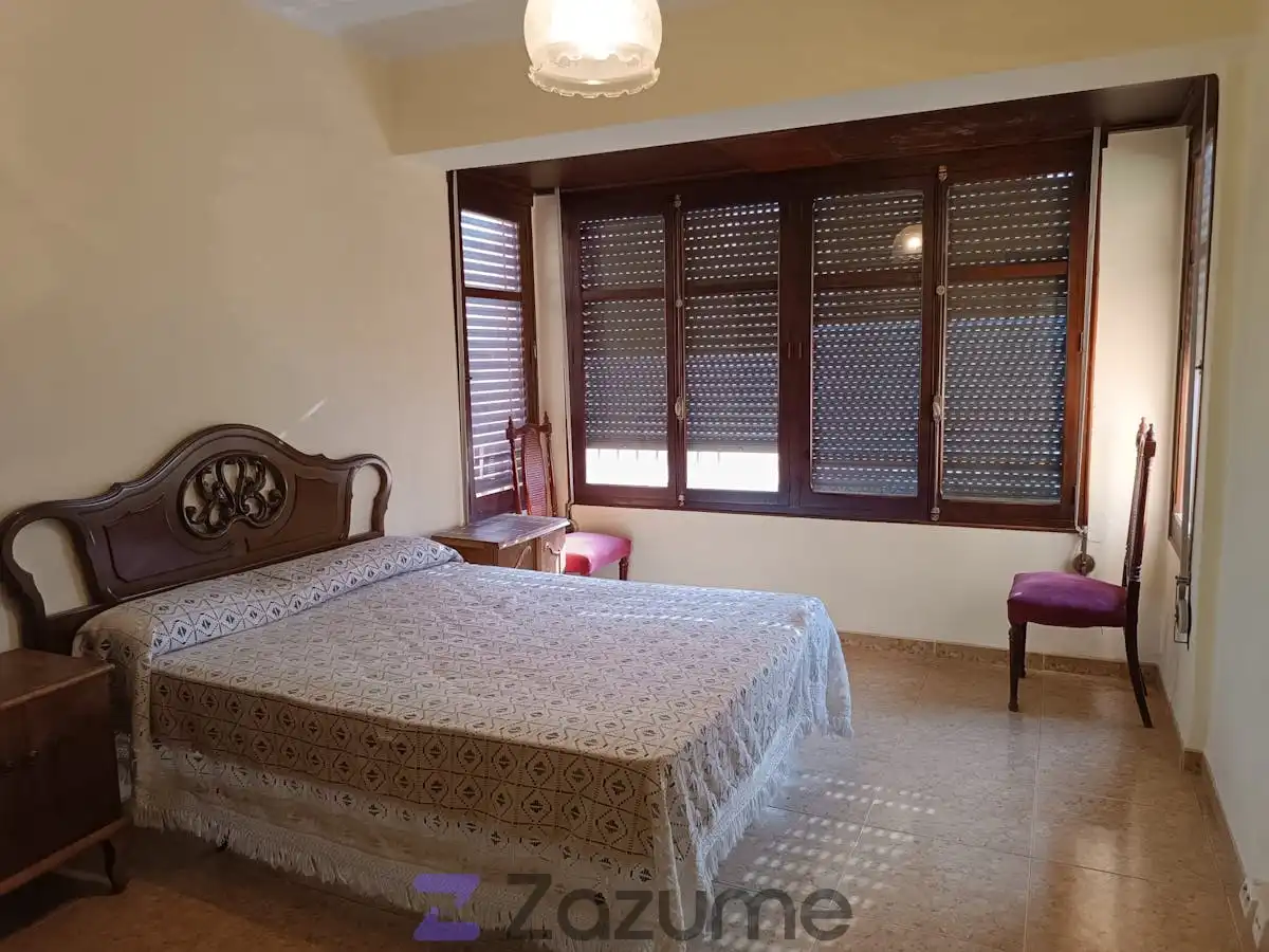 Schlafzimmer von Wohnungen zur Miete in Onda mit Abstellraum, Möbliert und Waschmaschine