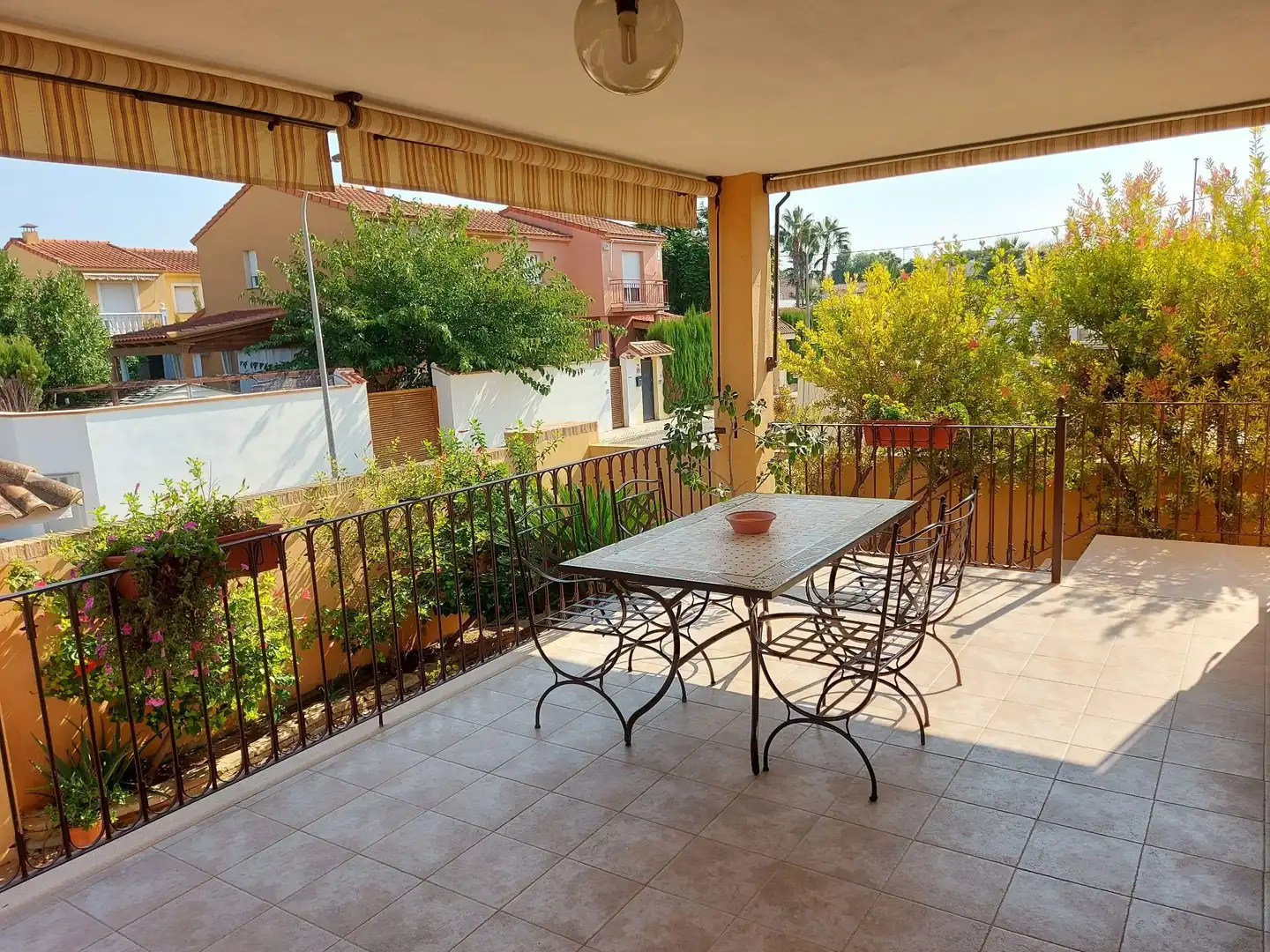 Terrace of Houses for sale in La Pobla de Vallbona  with Air Conditioner, Heating and Private garden