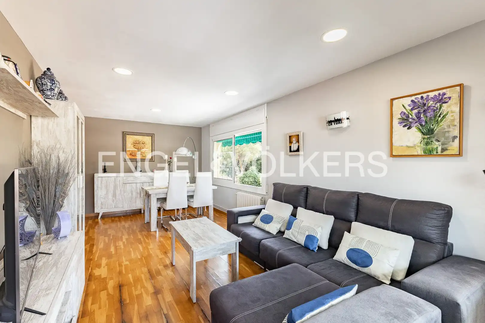 Living room of Flat for sale in Sant Andreu de Llavaneres  with Heating, Parquet flooring and Terrace