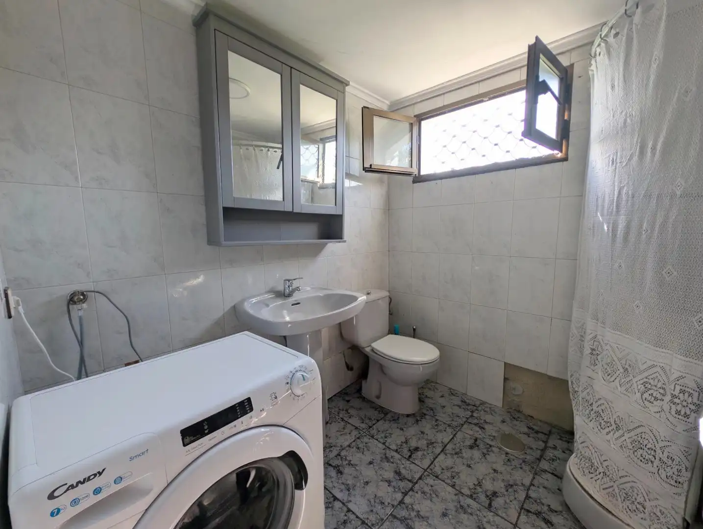 Baño de Casa o chalet en venta en Mieres (Asturias) con Calefacción, Jardín privado y Terraza