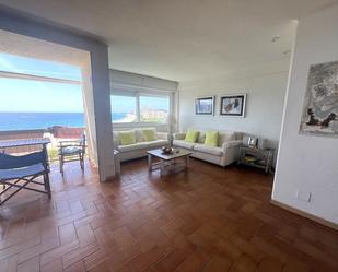 Sala d'estar de Apartament de lloguer en Castell-Platja d'Aro amb Terrassa