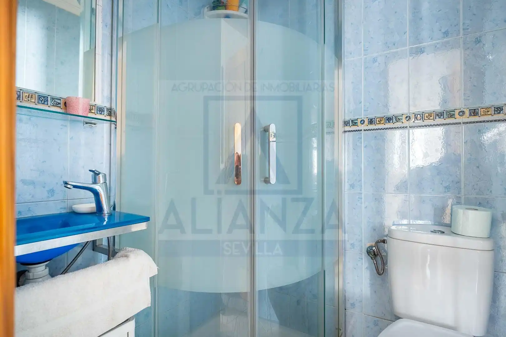Bathroom of Flat for sale in Camas  with Air Conditioner