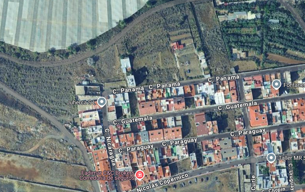 Vista exterior de Casa adosada en venda en Telde