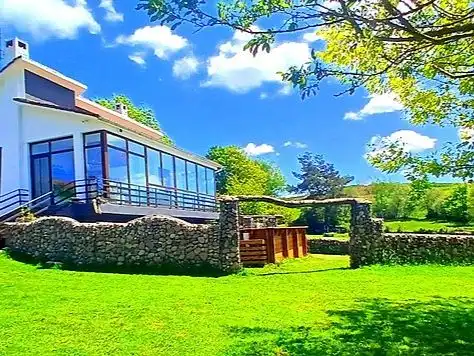 Vista exterior de Pis en venda en Las Rozas de Valdearroyo  amb Terrassa, Piscina i Balcó