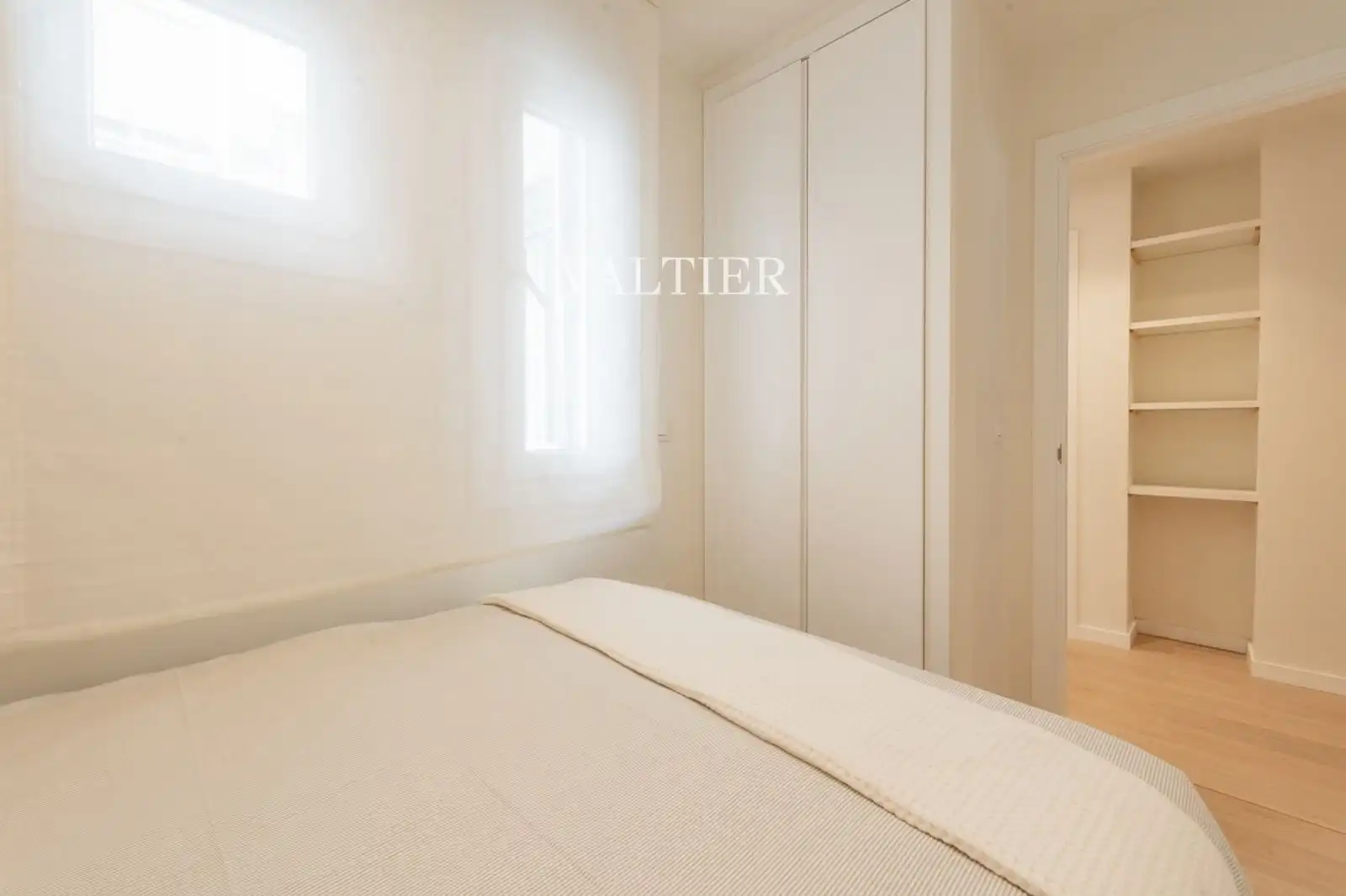 Schlafzimmer von Wohnung zur Miete in Madrid mit Klimaanlage, Heizung und Terrasse