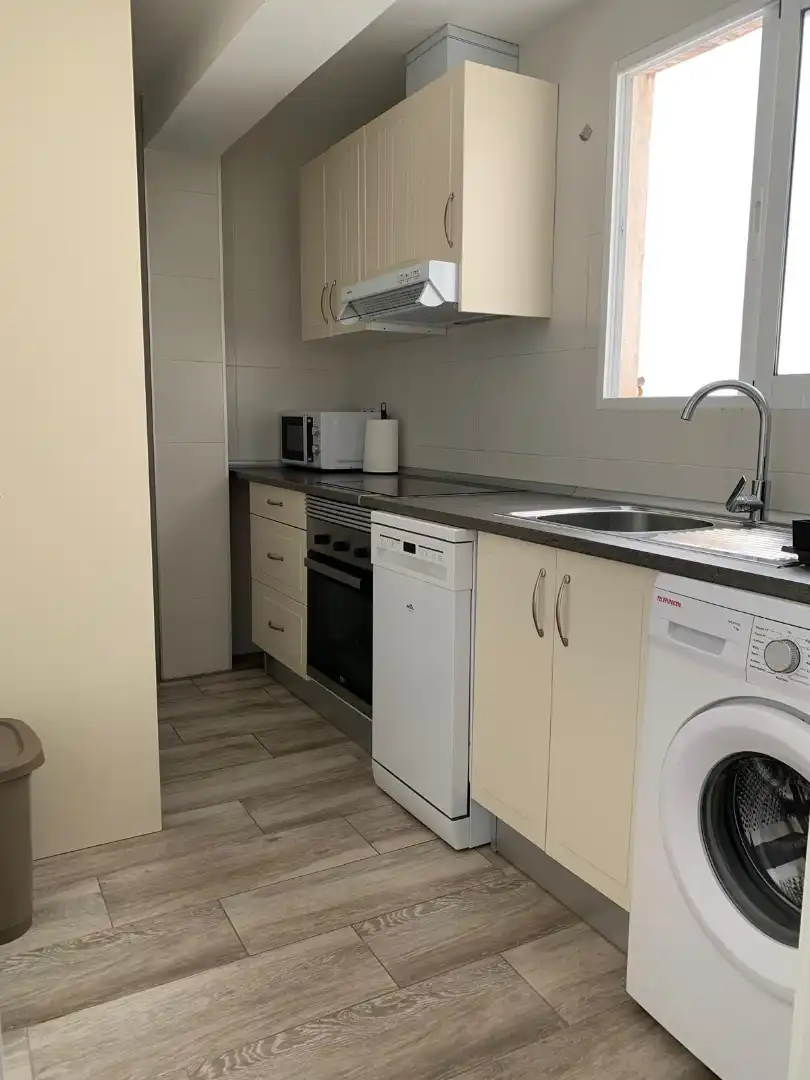 Kitchen of Flat for rent in Valencia  with Air Conditioner, Furnished and Oven