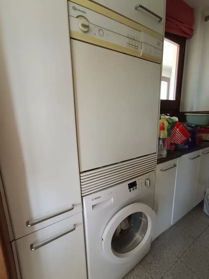 Cuina de Casa o xalet de lloguer en Girona amb Calefacció, Terrassa i Piscina