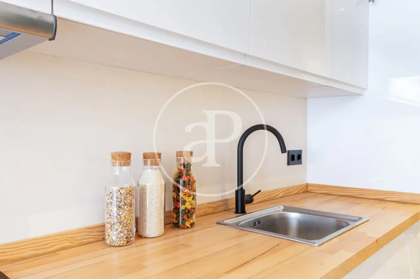 Kitchen of Flat for sale in Valencia  with Air Conditioner, Heating and Furnished