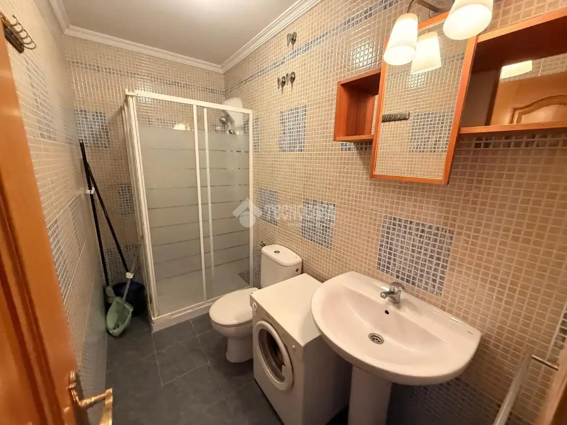 Bathroom of Study for sale in Madrid  with Air Conditioner, Alarm and Home automation
